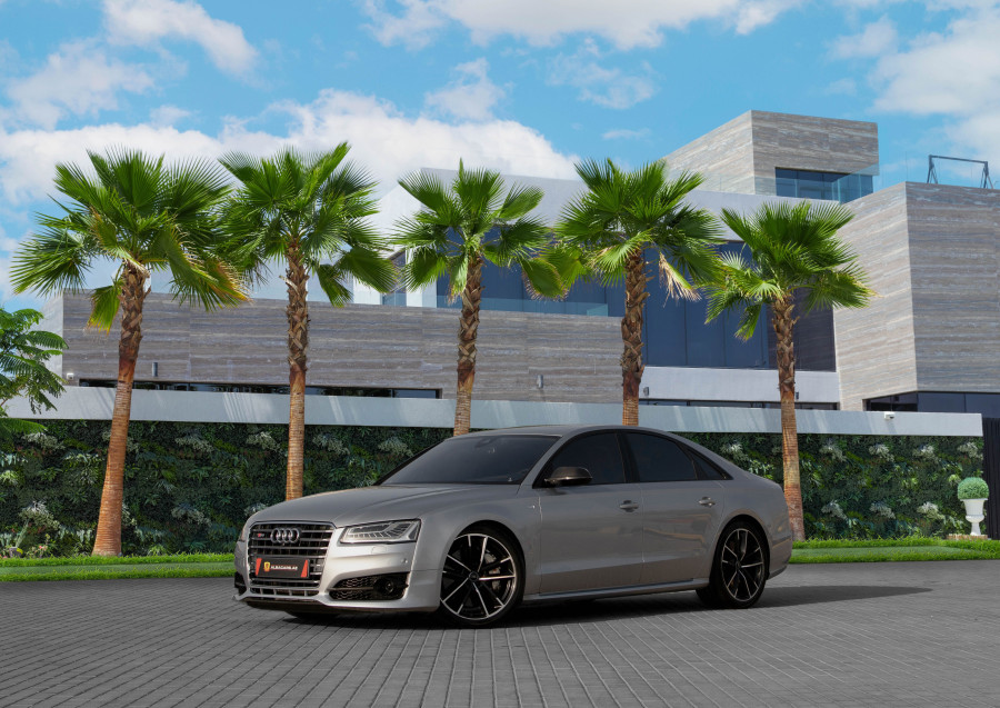 Audi S8 PLUS