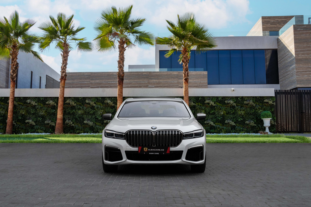 BMW M760 Li V12 xDrive 2021 for Sale UAE